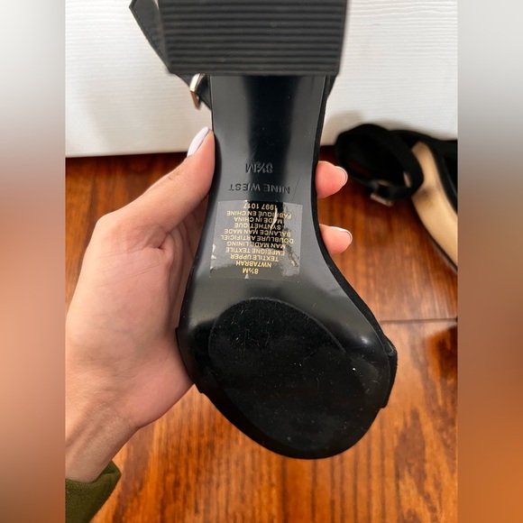 Nine West Chunky Heels - Picture 5 of 6